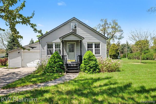 47611 Burton Drive, Shelby Twp, MI 48317