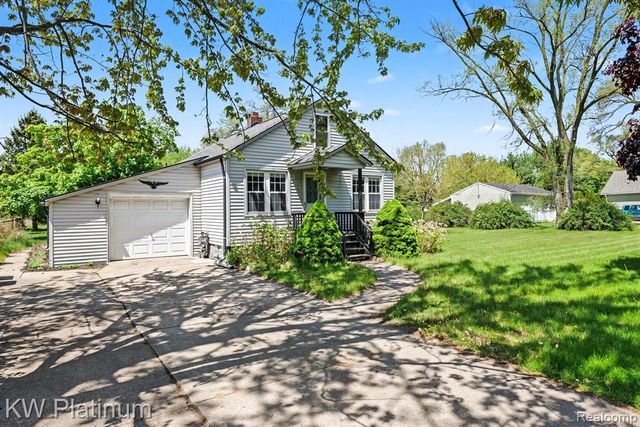 47611 Burton Drive, Shelby Twp, MI 48317