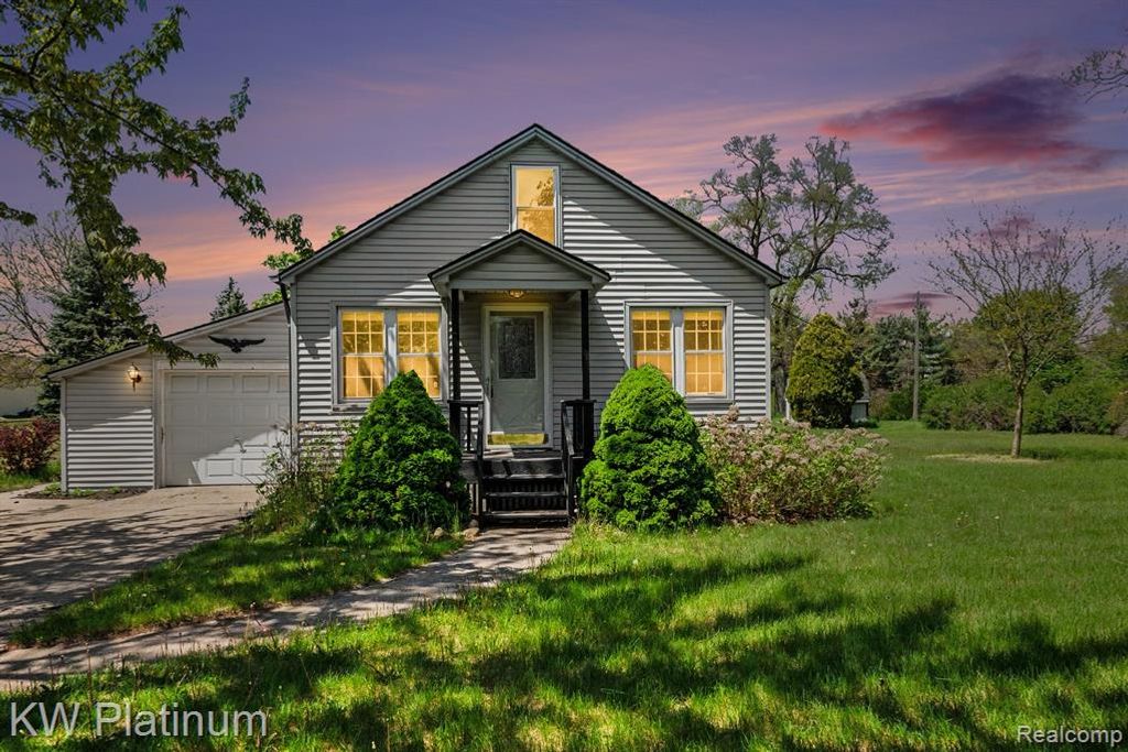 47611 Burton Drive, Shelby Twp, MI 48317