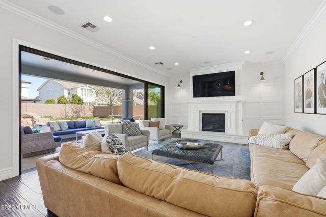 3662 E COMSTOCK Drive, Gilbert, AZ 85296