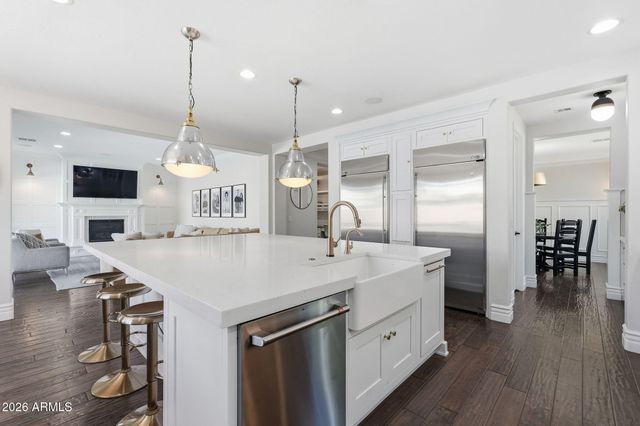 3662 E COMSTOCK Drive, Gilbert, AZ 85296