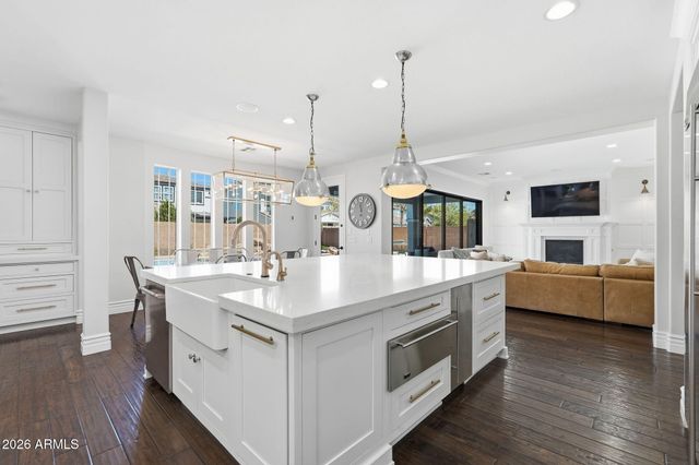 3662 E COMSTOCK Drive, Gilbert, AZ 85296