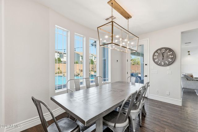 3662 E COMSTOCK Drive, Gilbert, AZ 85296