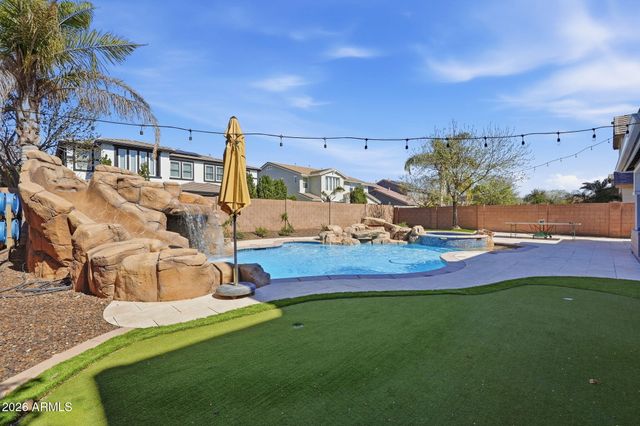 3662 E COMSTOCK Drive, Gilbert, AZ 85296