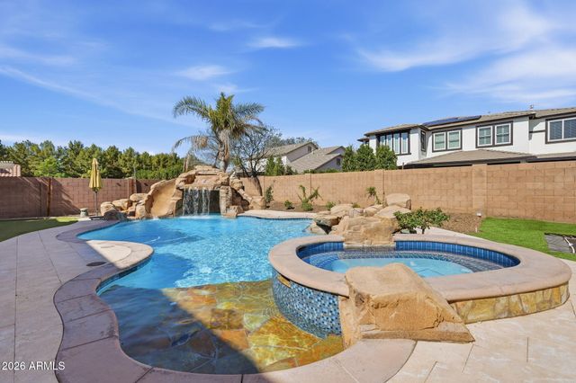 3662 E COMSTOCK Drive, Gilbert, AZ 85296