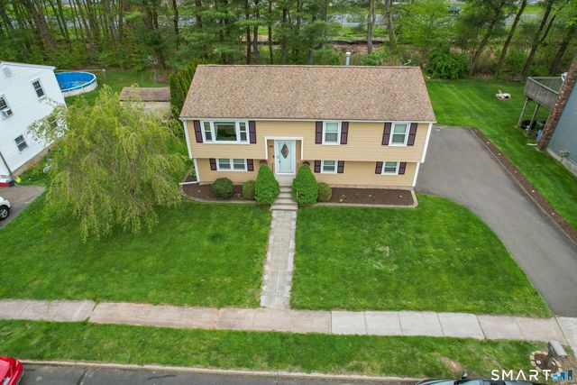 126 Cartpath Drive, Meriden, CT 06450