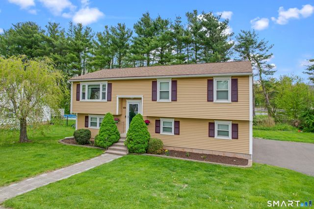 126 Cartpath Drive, Meriden, CT 06450