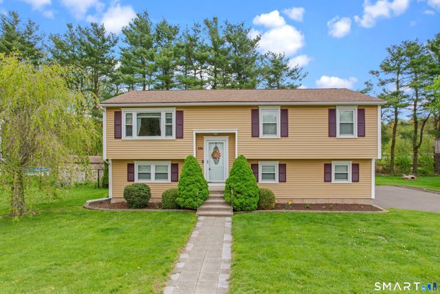 126 Cartpath Drive, Meriden, CT 06450