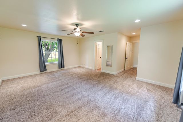 1010 S Williams Ave., Mount Pleasant, TX 75455