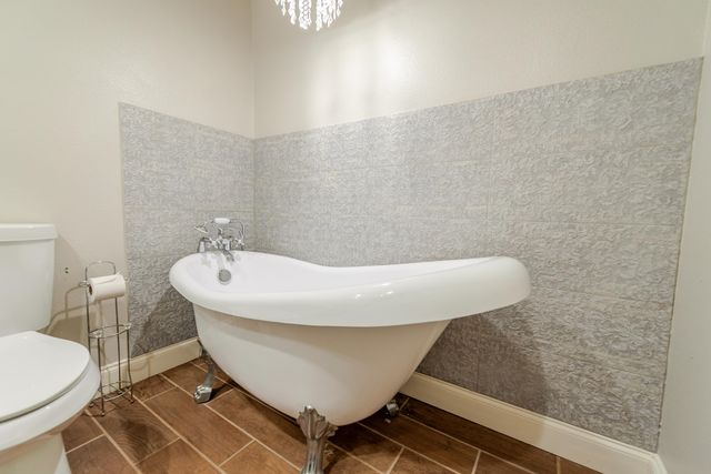 1010 S Williams Ave., Mount Pleasant, TX 75455