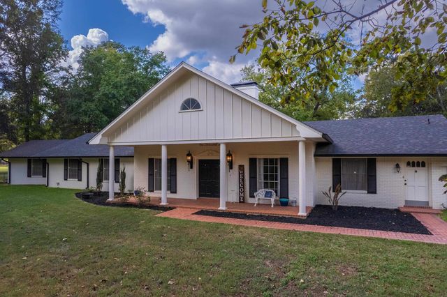 1010 S Williams Ave., Mount Pleasant, TX 75455