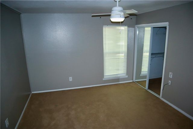 225 Terlingua Dr, Portland, TX 78374