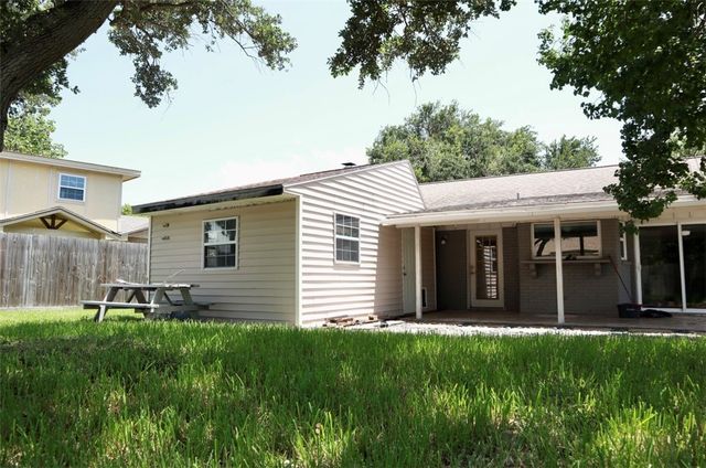 225 Terlingua Dr, Portland, TX 78374