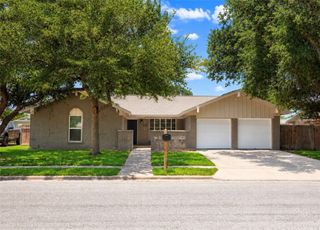 225 Terlingua Dr, Portland, TX 78374