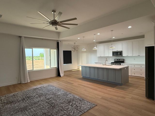 22690 Ave 182, Strathmore, CA 93267