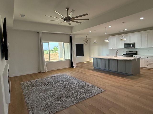 22690 Ave 182, Strathmore, CA 93267