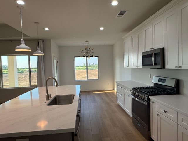 22690 Ave 182, Strathmore, CA 93267