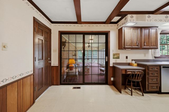 801 Chinoe Road, Lexington, KY 40502
