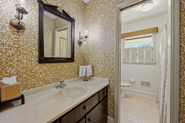 801 Chinoe Road, Lexington, KY 40502