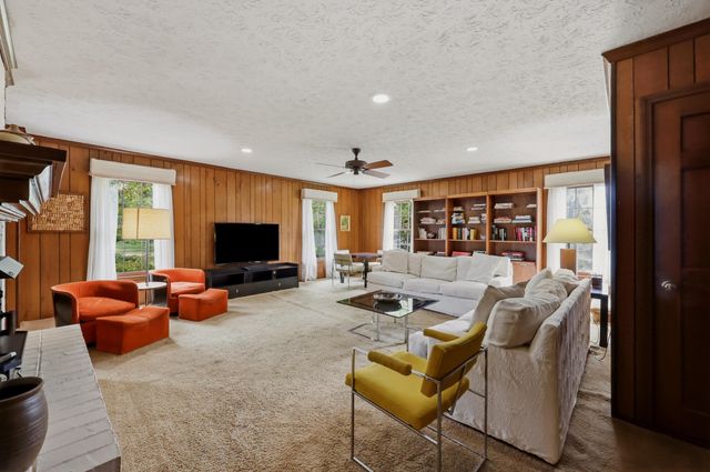 801 Chinoe Road, Lexington, KY 40502