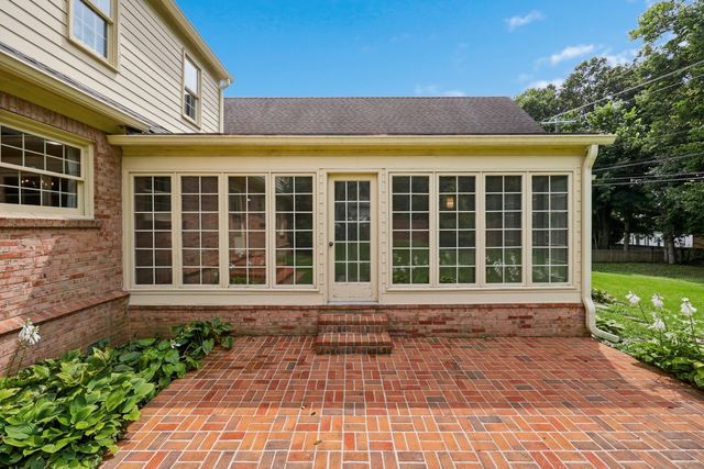801 Chinoe Road, Lexington, KY 40502