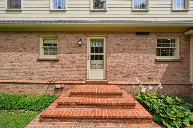801 Chinoe Road, Lexington, KY 40502