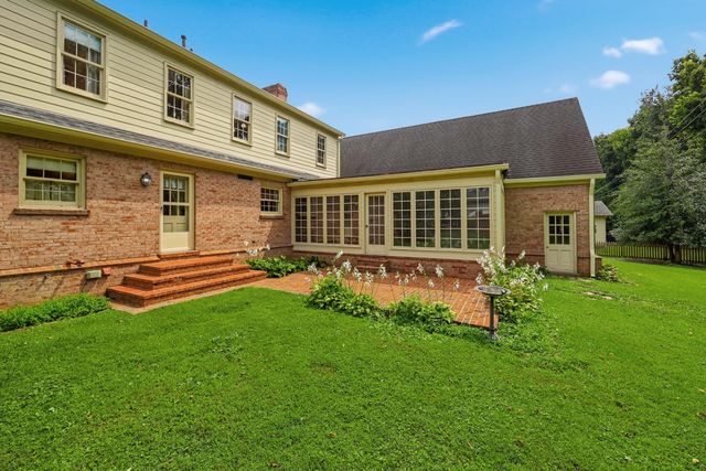 801 Chinoe Road, Lexington, KY 40502