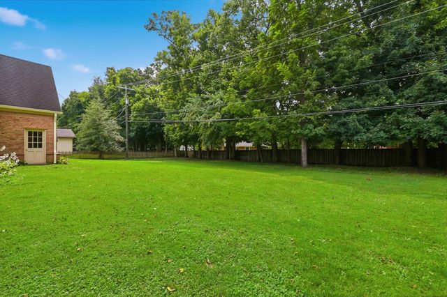 801 Chinoe Road, Lexington, KY 40502