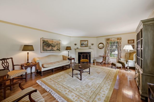 801 Chinoe Road, Lexington, KY 40502