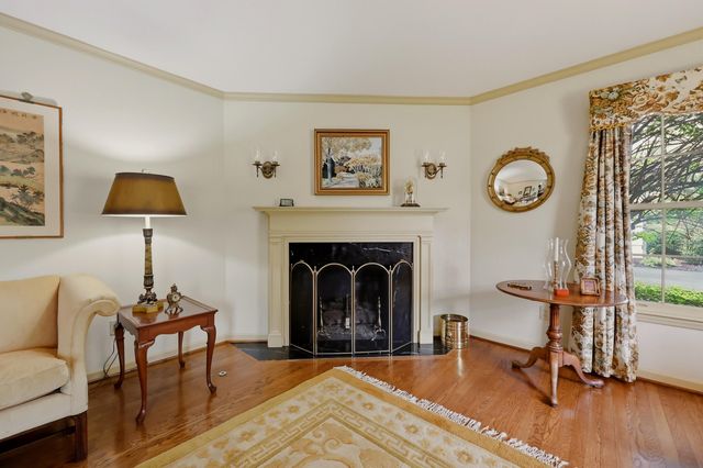 801 Chinoe Road, Lexington, KY 40502