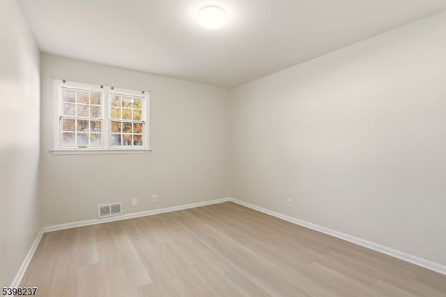 24 Frederick Ave, Woodbridge Twp., NJ 07067