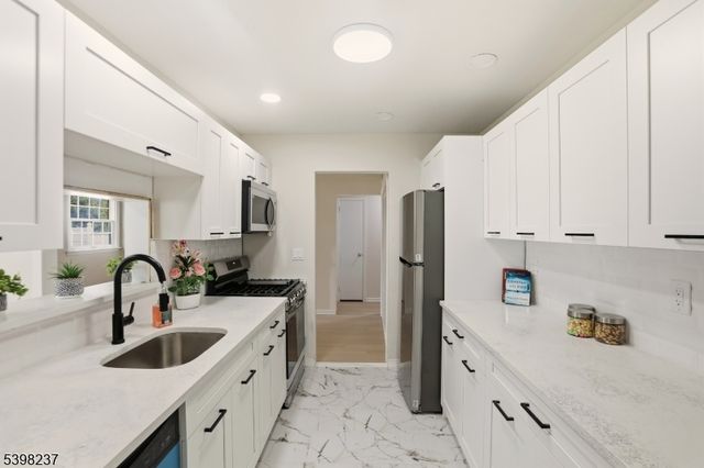 24 Frederick Ave, Woodbridge Twp., NJ 07067