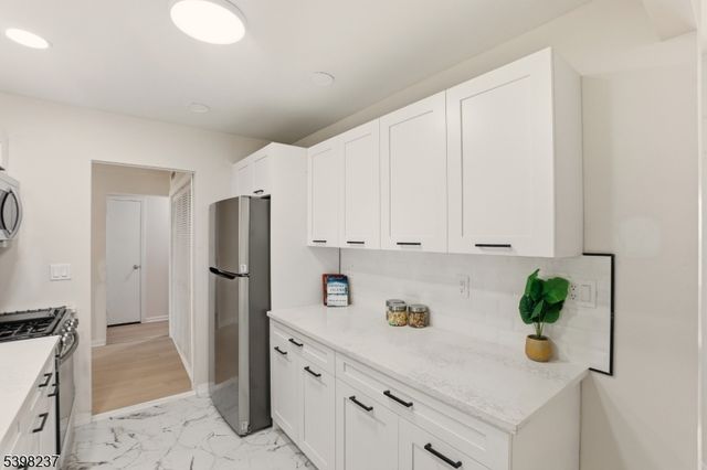 24 Frederick Ave, Woodbridge Twp., NJ 07067