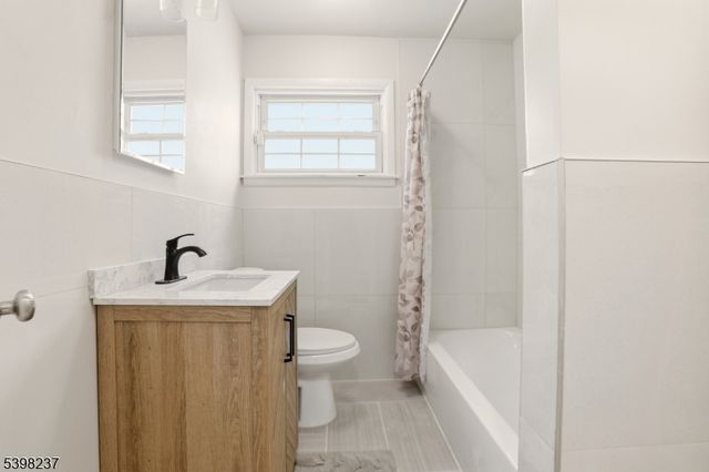 24 Frederick Ave, Woodbridge Twp., NJ 07067