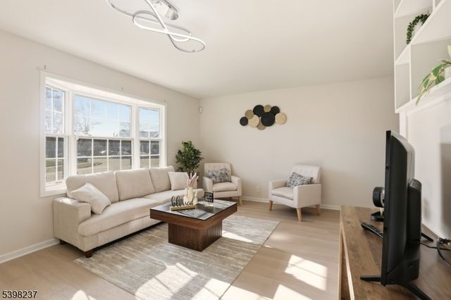 24 Frederick Ave, Woodbridge Twp., NJ 07067