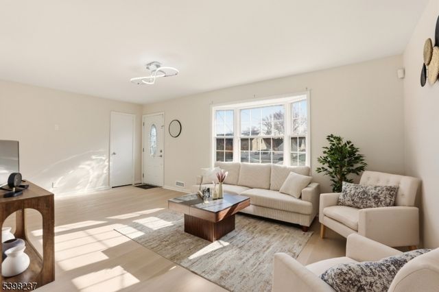 24 Frederick Ave, Woodbridge Twp., NJ 07067