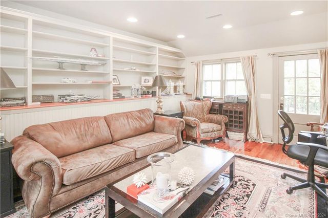 414 Riverside Avenue, Westport, CT 06880