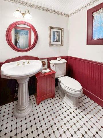 414 Riverside Avenue, Westport, CT 06880