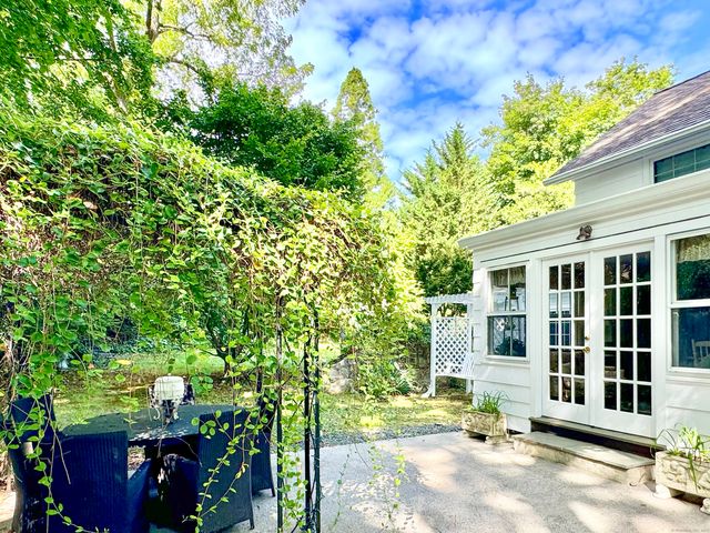 414 Riverside Avenue, Westport, CT 06880