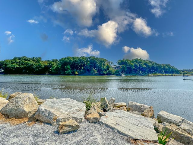 414 Riverside Avenue, Westport, CT 06880