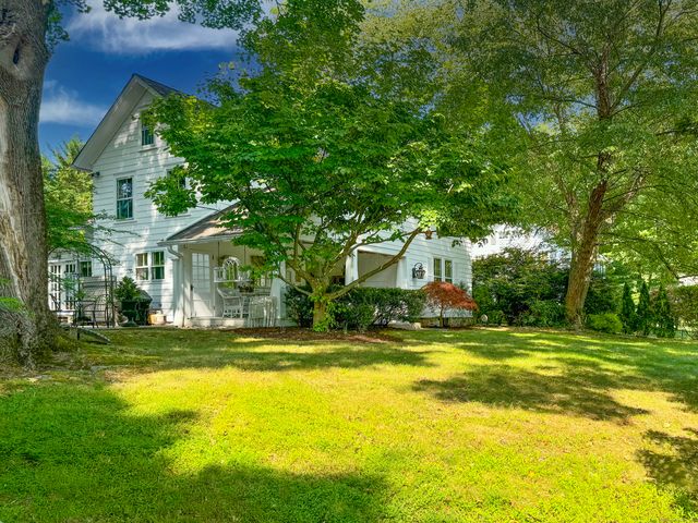414 Riverside Avenue, Westport, CT 06880