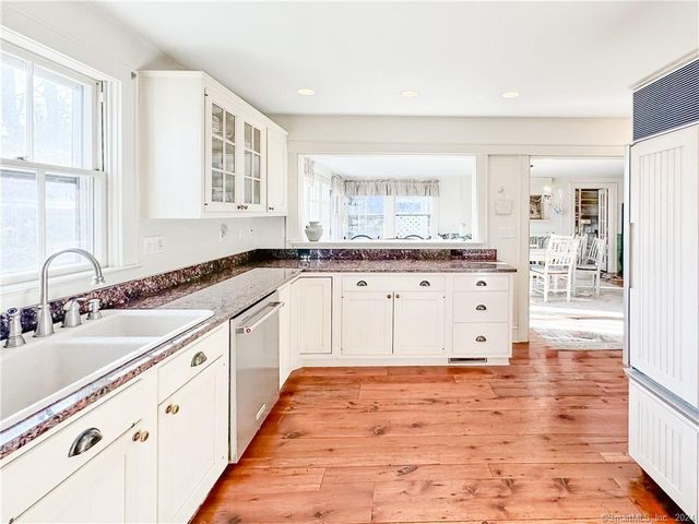 414 Riverside Avenue, Westport, CT 06880