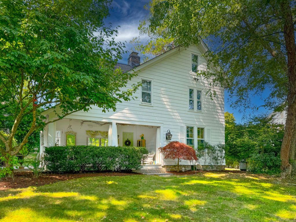 414 Riverside Avenue, Westport, CT 06880