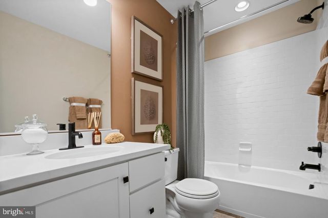 201 HILLSDALE PL, Martinsburg, WV 25403