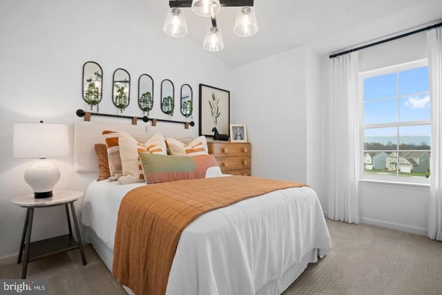 201 HILLSDALE PL, Martinsburg, WV 25403