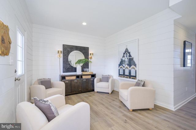 201 HILLSDALE PL, Martinsburg, WV 25403