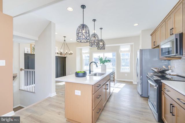 201 HILLSDALE PL, Martinsburg, WV 25403