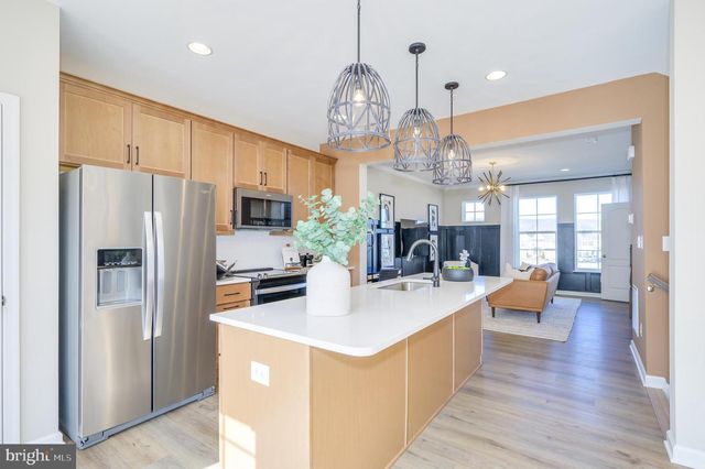 201 HILLSDALE PL, Martinsburg, WV 25403