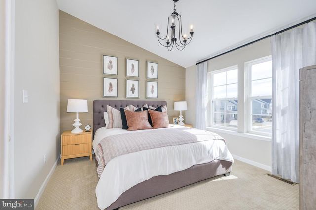 201 HILLSDALE PL, Martinsburg, WV 25403