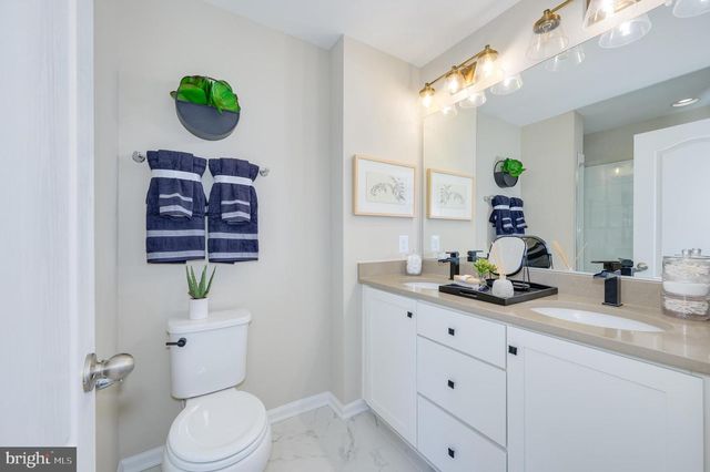 201 HILLSDALE PL, Martinsburg, WV 25403